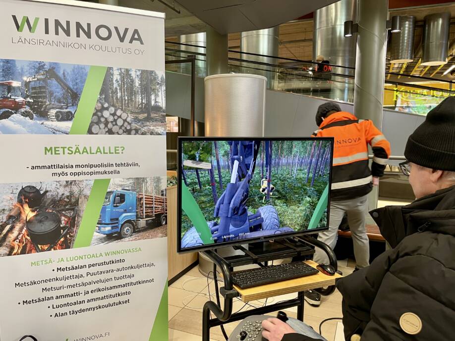 Kauppakeskus Puuvilla täynnä WinNovaa -tapahtuman tunnelmakuvia.