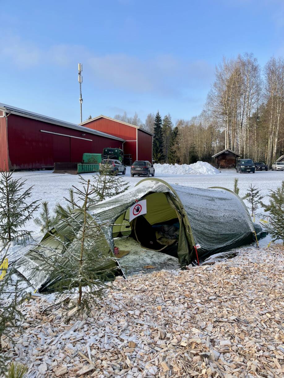 Teltta odottamassa retkeilijöitä.